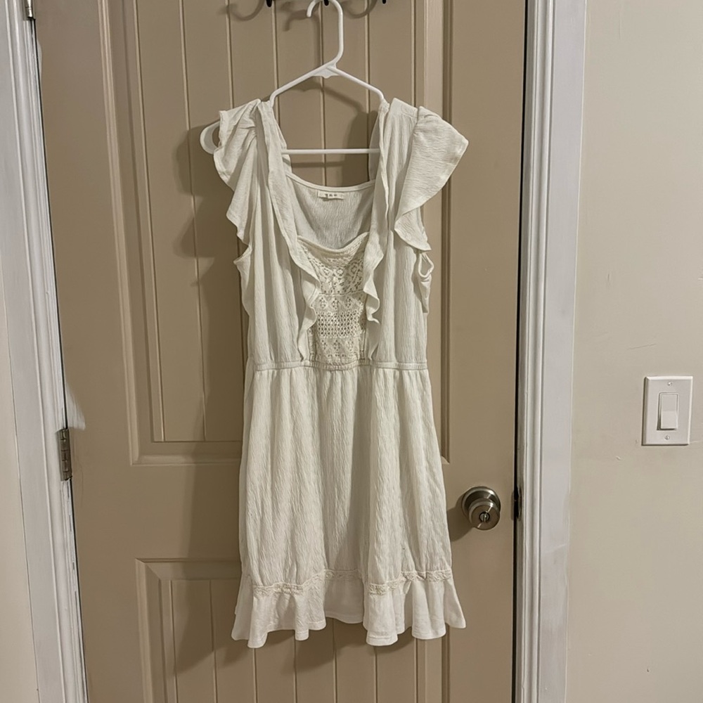 Short sleeve white short dress
